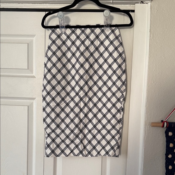 Express Black and White Geometric Pencil Skirt - Picture 1 of 4